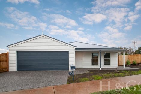 Property photo of 18 Hogan Court Drouin VIC 3818