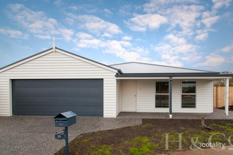 Property photo of 18 Hogan Court Drouin VIC 3818