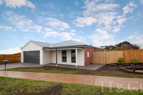Property photo of 18 Hogan Court Drouin VIC 3818
