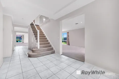 Property photo of 1 Cloverlea Grove Narre Warren South VIC 3805