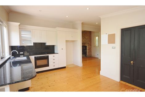 Property photo of 30 Waratah Avenue Katoomba NSW 2780