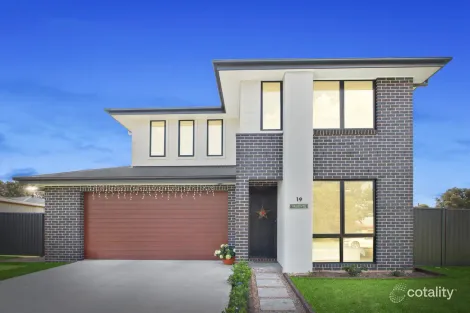 Property photo of 19 Macarthur Drive St Clair NSW 2759