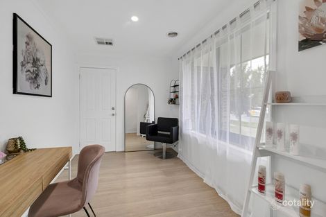 Property photo of 76 Melissa Way Pakenham VIC 3810