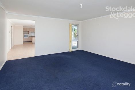 Property photo of 4 Fiona Place Pakenham VIC 3810