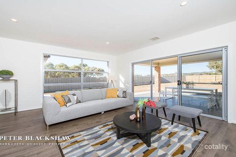 Property photo of 1 Bluskie Close Bungendore NSW 2621