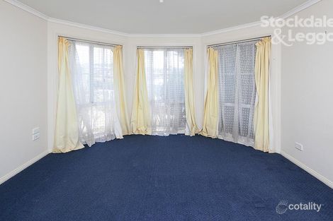 Property photo of 4 Fiona Place Pakenham VIC 3810