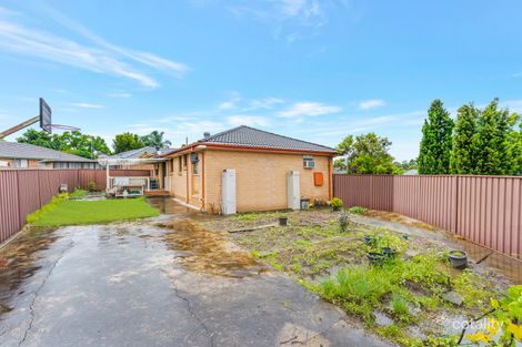 Property photo of 15 Olga Close Bossley Park NSW 2176