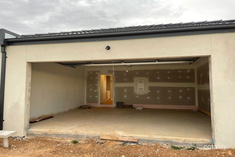Property photo of 14 Spector Walk Werribee VIC 3030