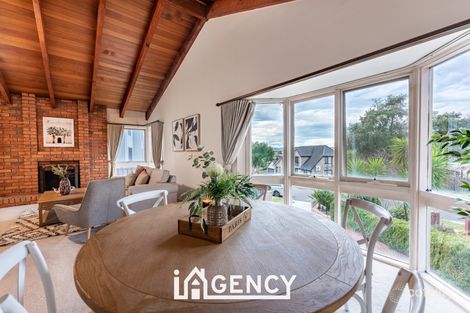 Property photo of 24 Sienna Crescent Endeavour Hills VIC 3802