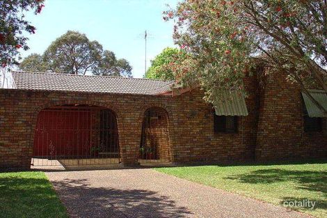 16 Chollerford Dr, Rankin Park, NSW 2287