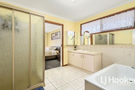 Property photo of 140 Warana Drive Hampton Park VIC 3976