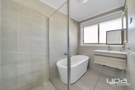 Property photo of 4 Rocklands Rise Meadow Heights VIC 3048