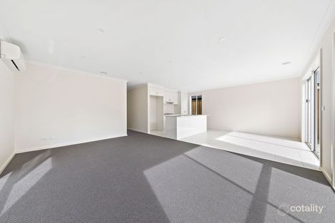 Property photo of 61 Monica Drive Drouin VIC 3818