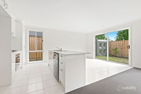 Property photo of 61 Monica Drive Drouin VIC 3818