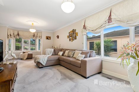 Property photo of 5 Valley Park Grove Eltham VIC 3095