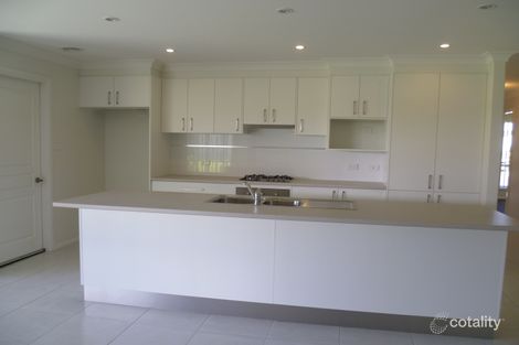 Property photo of 4 Burrows Court Orange NSW 2800