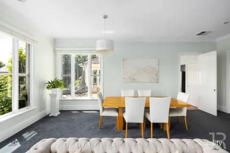 Property photo of 2A Quarry Hills Drive Berwick VIC 3806