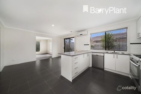 Property photo of 100 Melissa Way Pakenham VIC 3810
