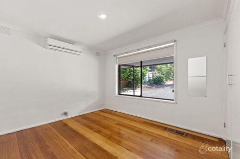 Property photo of 2/300 Waiora Road Macleod VIC 3085