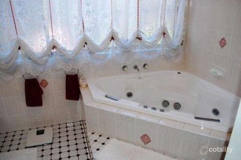 Property photo of 35 Dorrigo Crescent Bow Bowing NSW 2566