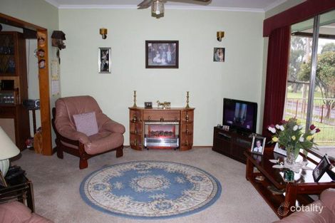 Property photo of 37 White Parade Churchill VIC 3842