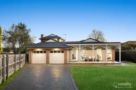 Property photo of 11 Beresford Close Doncaster East VIC 3109