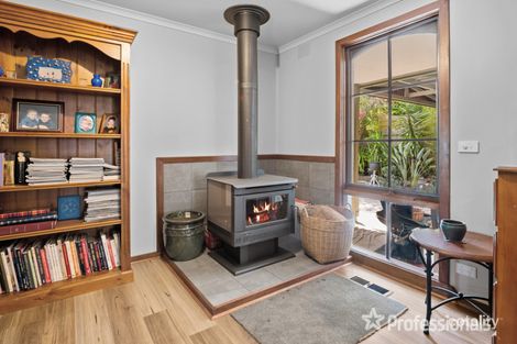 Property photo of 9 Batterbee Drive Mooroolbark VIC 3138
