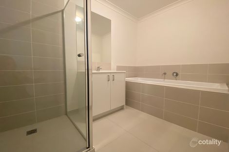 Property photo of 27 Shanks Drive Berwick VIC 3806