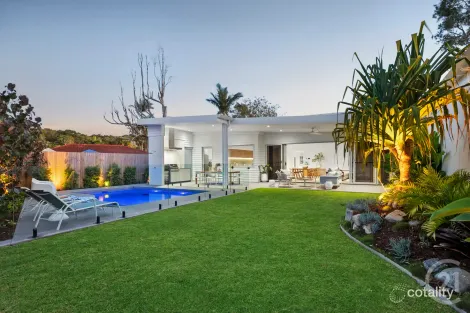 Property photo of 4 Weyba Park Drive Noosa Heads QLD 4567