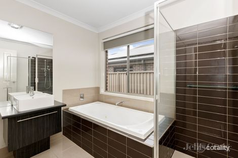 Property photo of 12 Jarrah Drive Alfredton VIC 3350