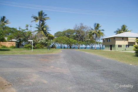 Property photo of 2 Hibiscus Street Seaforth QLD 4741