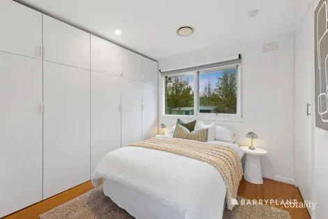 Property photo of 14 Dunbarton Drive Wantirna VIC 3152