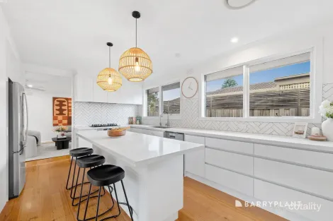 Property photo of 14 Dunbarton Drive Wantirna VIC 3152