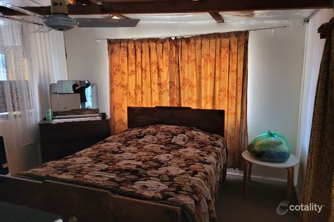 Property photo of 15 Willows Road Willows QLD 4702