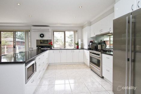 Property photo of 1 St James Court Watsonia VIC 3087