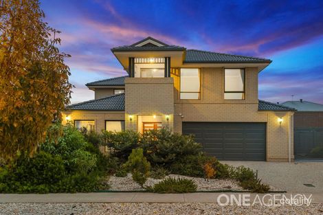 Property photo of 22 Double Bay Drive Taylors Hill VIC 3037