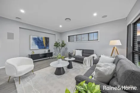 Property photo of 8 Liebig Place Minto NSW 2566