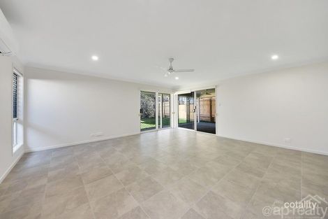 Property photo of 16 Zenith Place Pallara QLD 4110