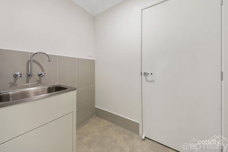 Property photo of 16 Zenith Place Pallara QLD 4110