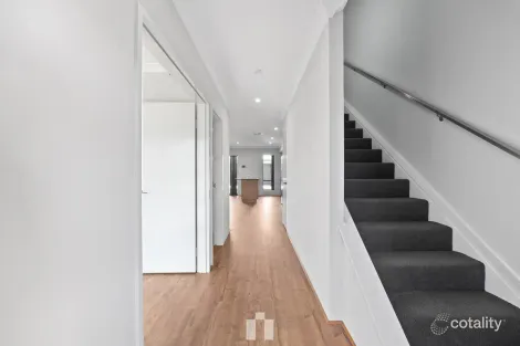 Property photo of 5 Jumellea Way Treeby WA 6164