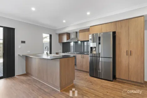Property photo of 5 Jumellea Way Treeby WA 6164