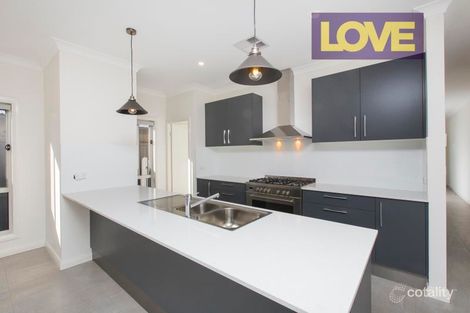 Property photo of 9 Santa Fe Close Cameron Park NSW 2285