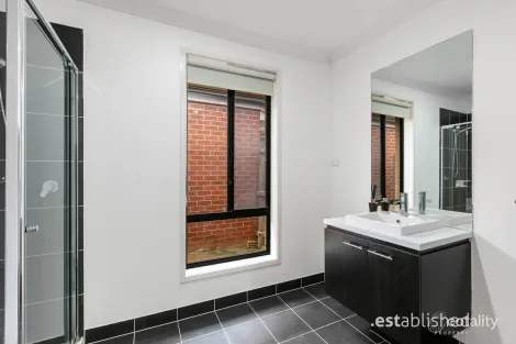 Property photo of 28 Parliament Street Point Cook VIC 3030
