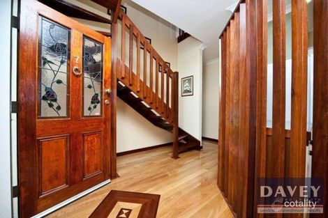 Property photo of 7 Elveden Street Doubleview WA 6018