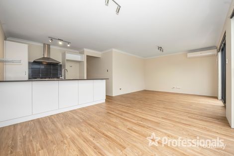 Property photo of 27 Sawtooth Bend Banksia Grove WA 6031