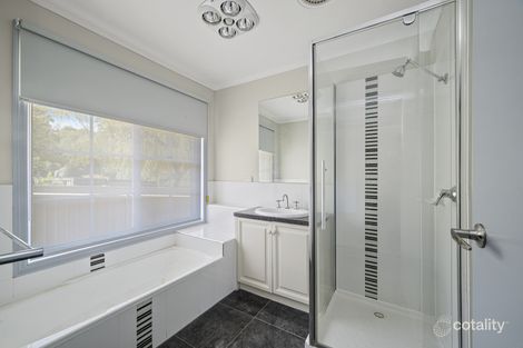 Property photo of 17 Summit Crescent Brown Hill VIC 3350