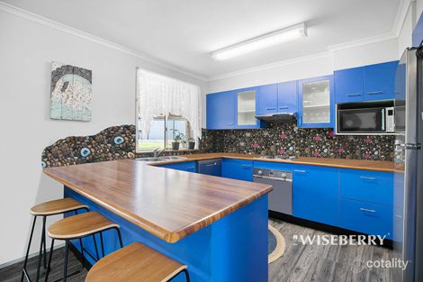 Property photo of 12 Derwent Drive Lake Haven NSW 2263