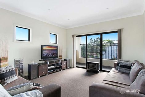 Property photo of 2/18 Arrow Avenue Figtree NSW 2525