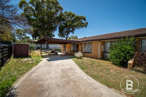 2/9 Holden St, Maryborough, VIC 3465