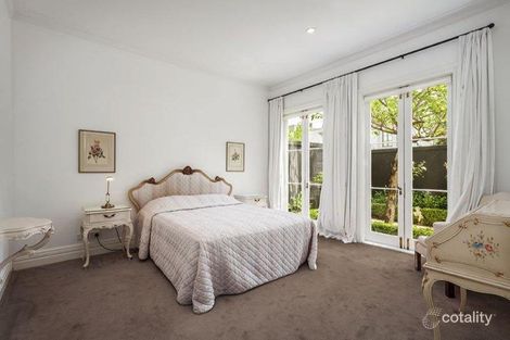 Property photo of 16 Devorgilla Avenue Toorak VIC 3142